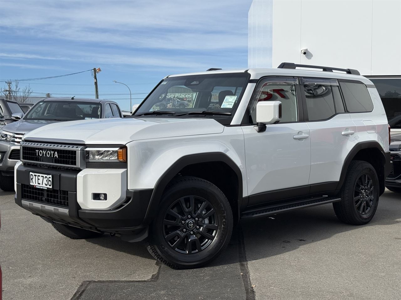Vehicle image 5