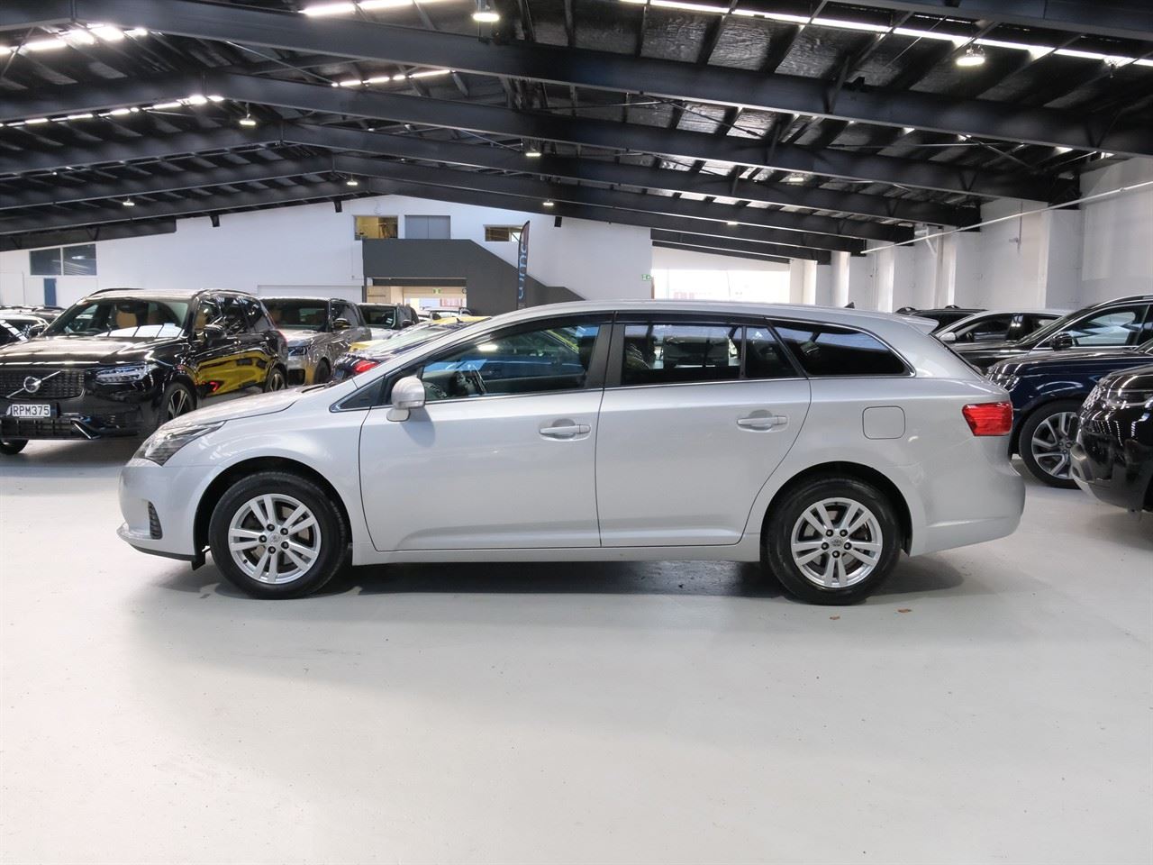 Vehicle image 5