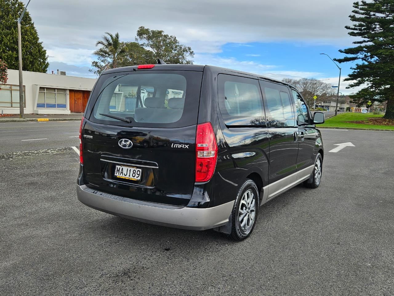 Vehicle image 5