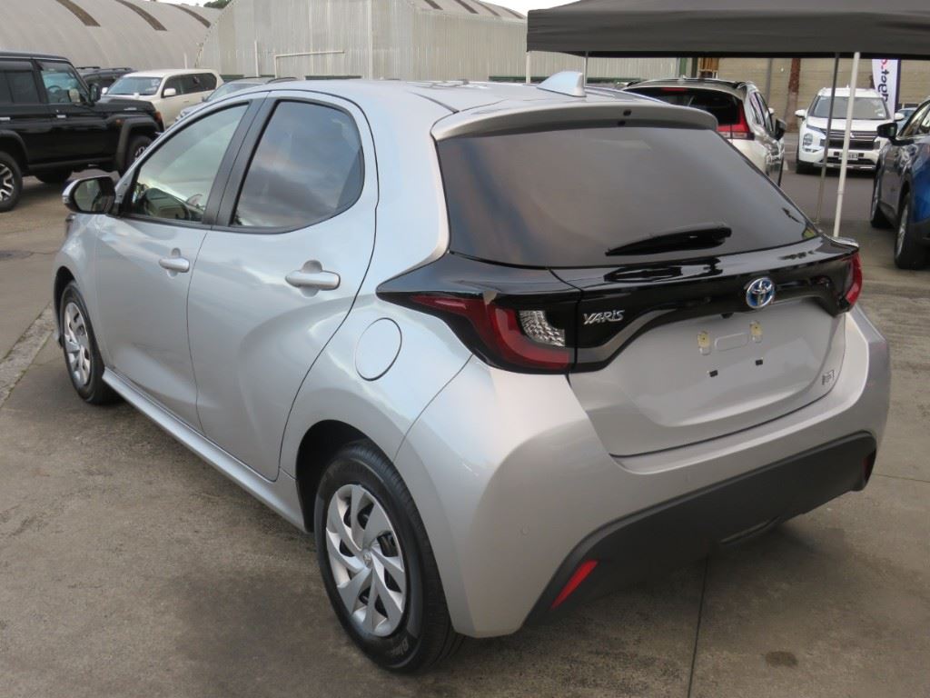 Vehicle image 5