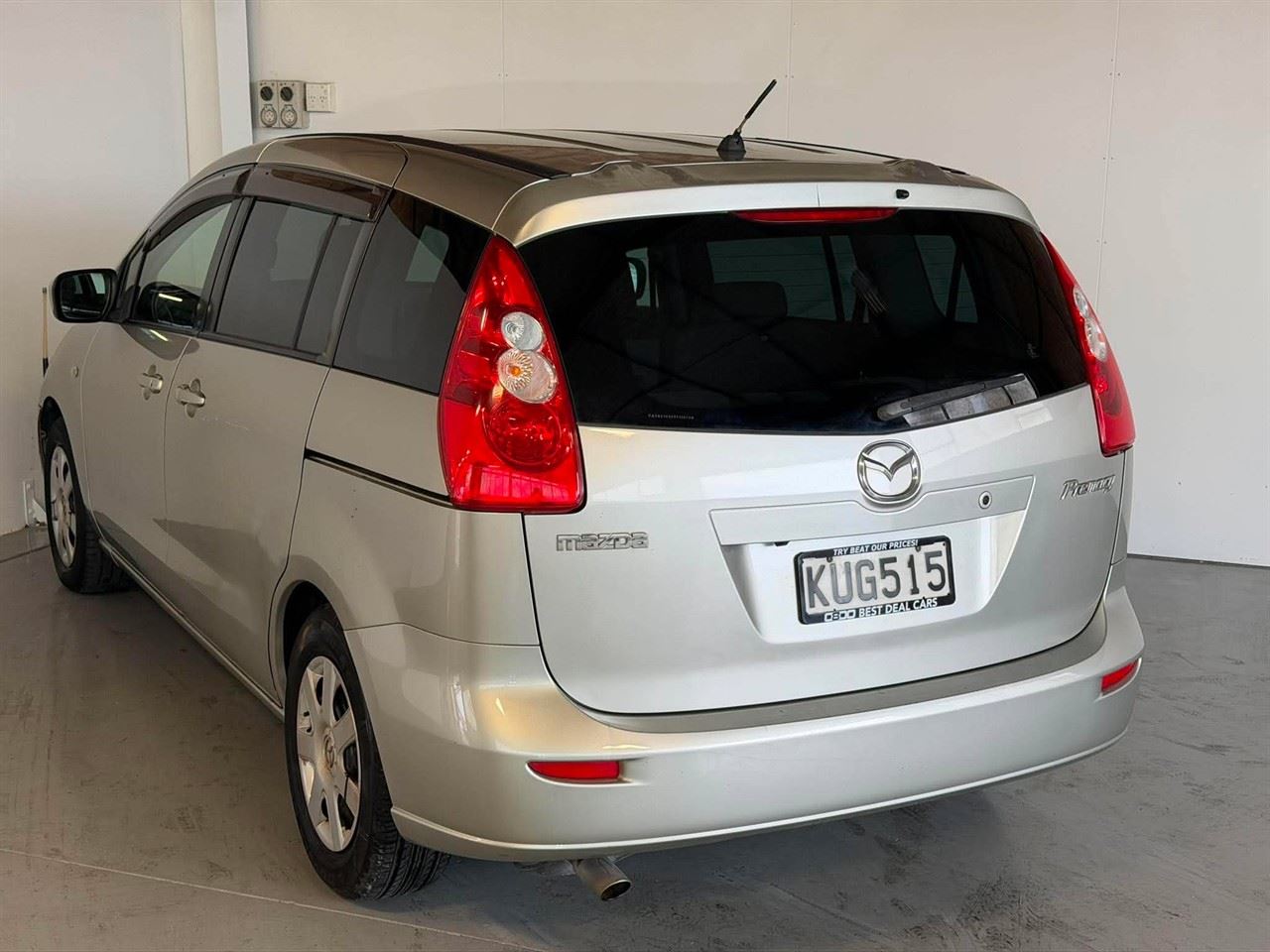 Vehicle image 4