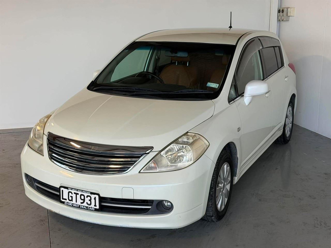 Vehicle image 3