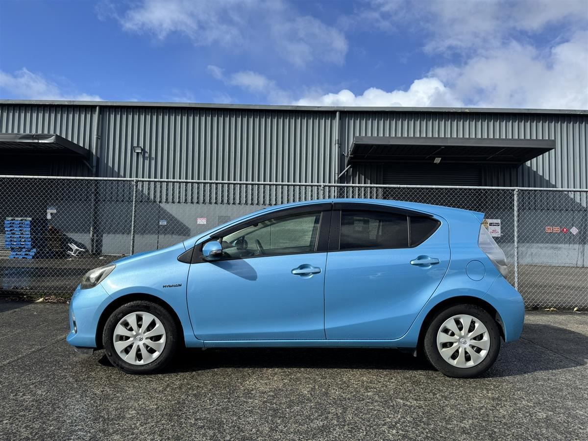 Vehicle image 3