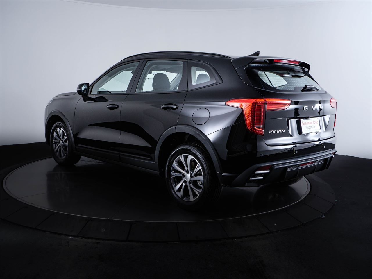 Vehicle image 5