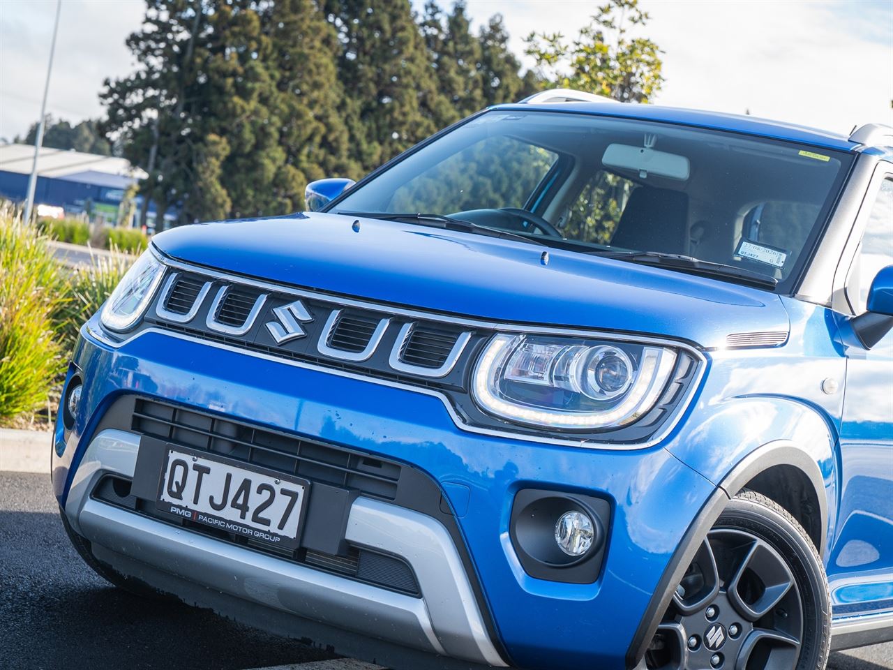 Vehicle image 3