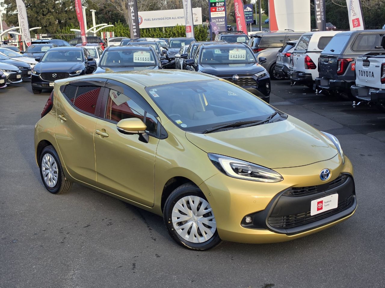 Vehicle image 5