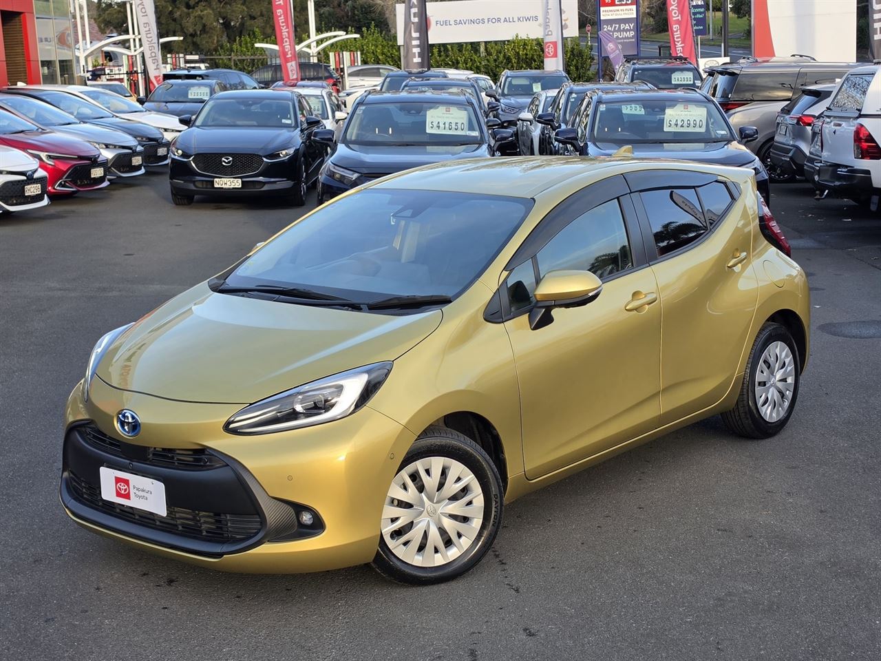Vehicle image 5