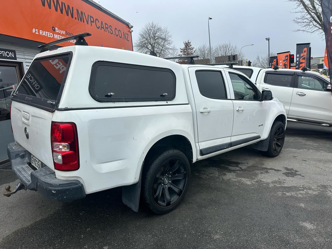Vehicle image 5