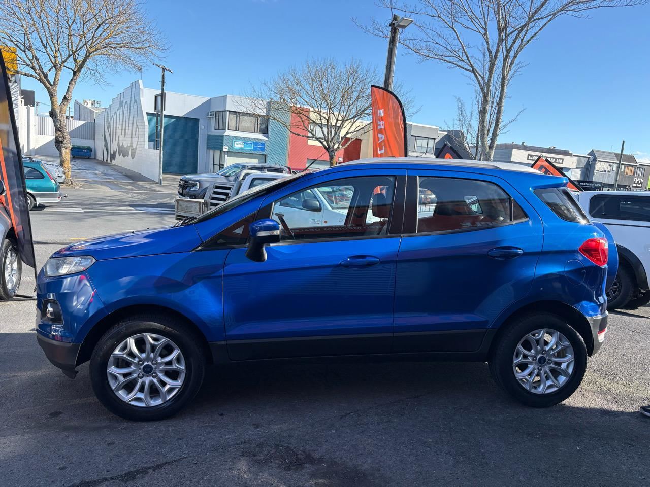 Vehicle image 5