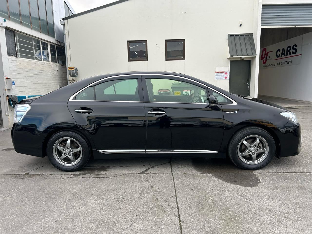 Vehicle image 5