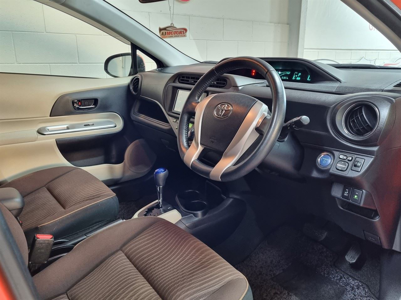 Vehicle image 3