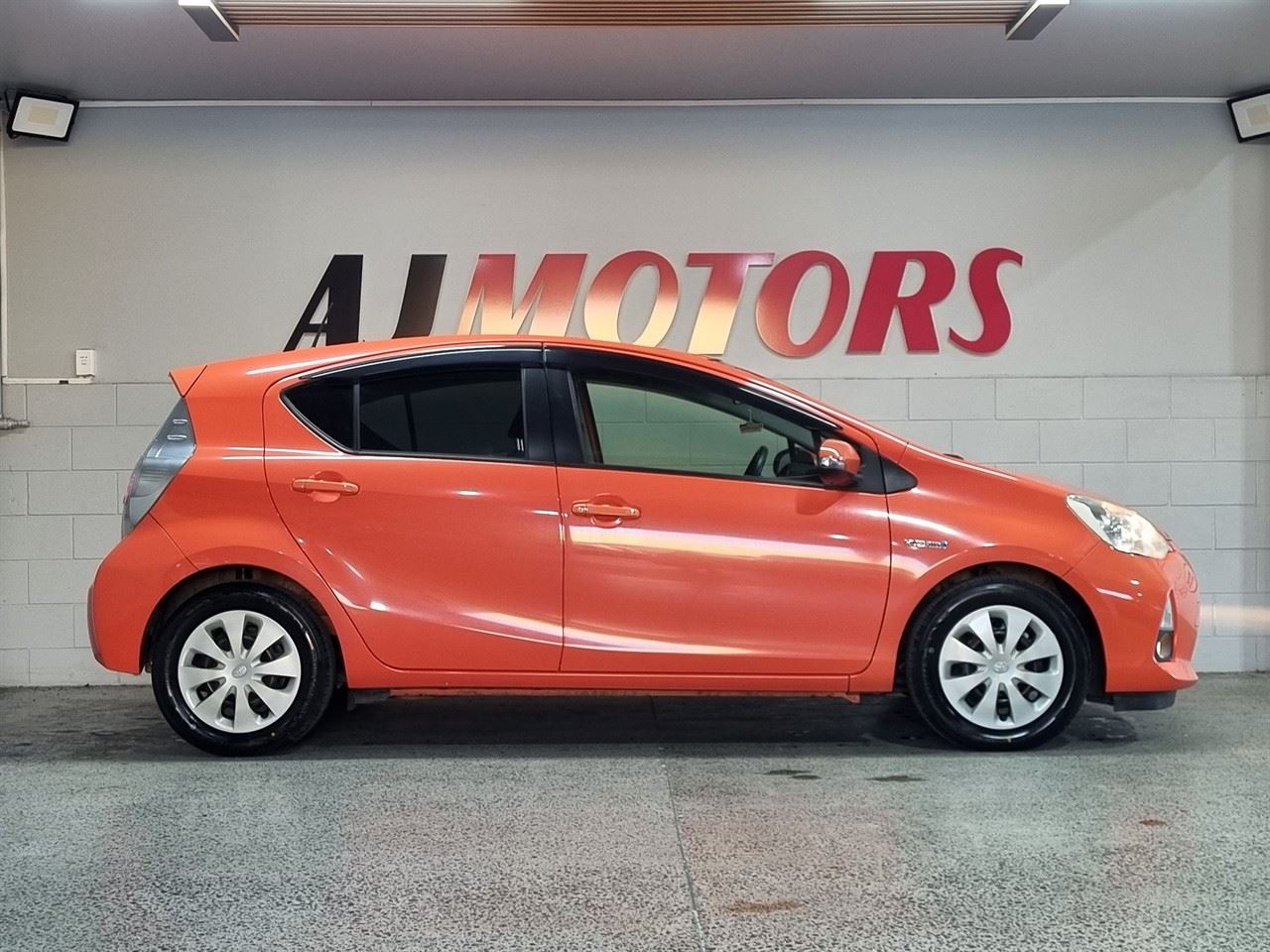 Vehicle image 5