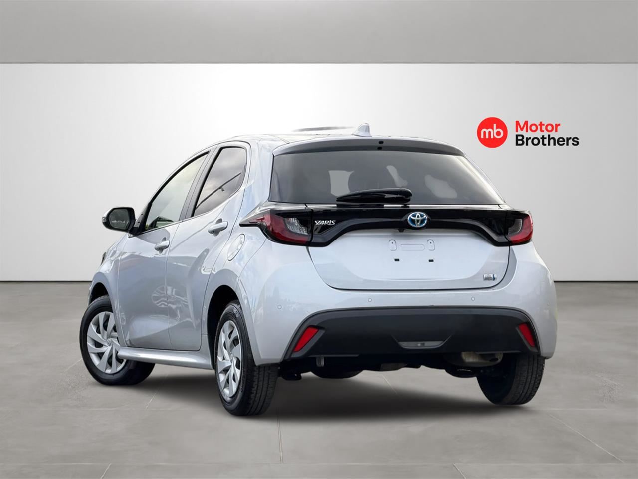Vehicle image 4