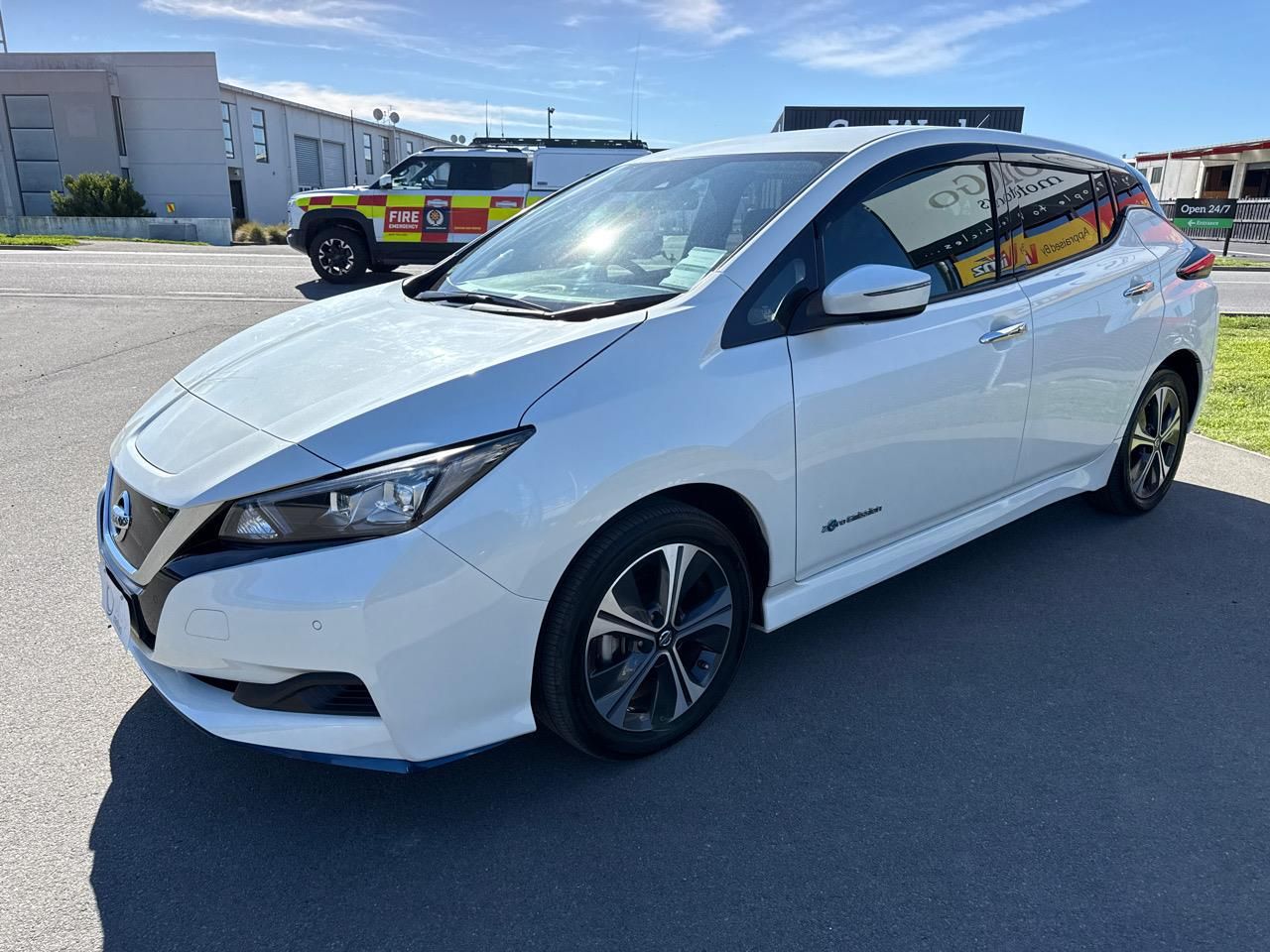 Vehicle image 4