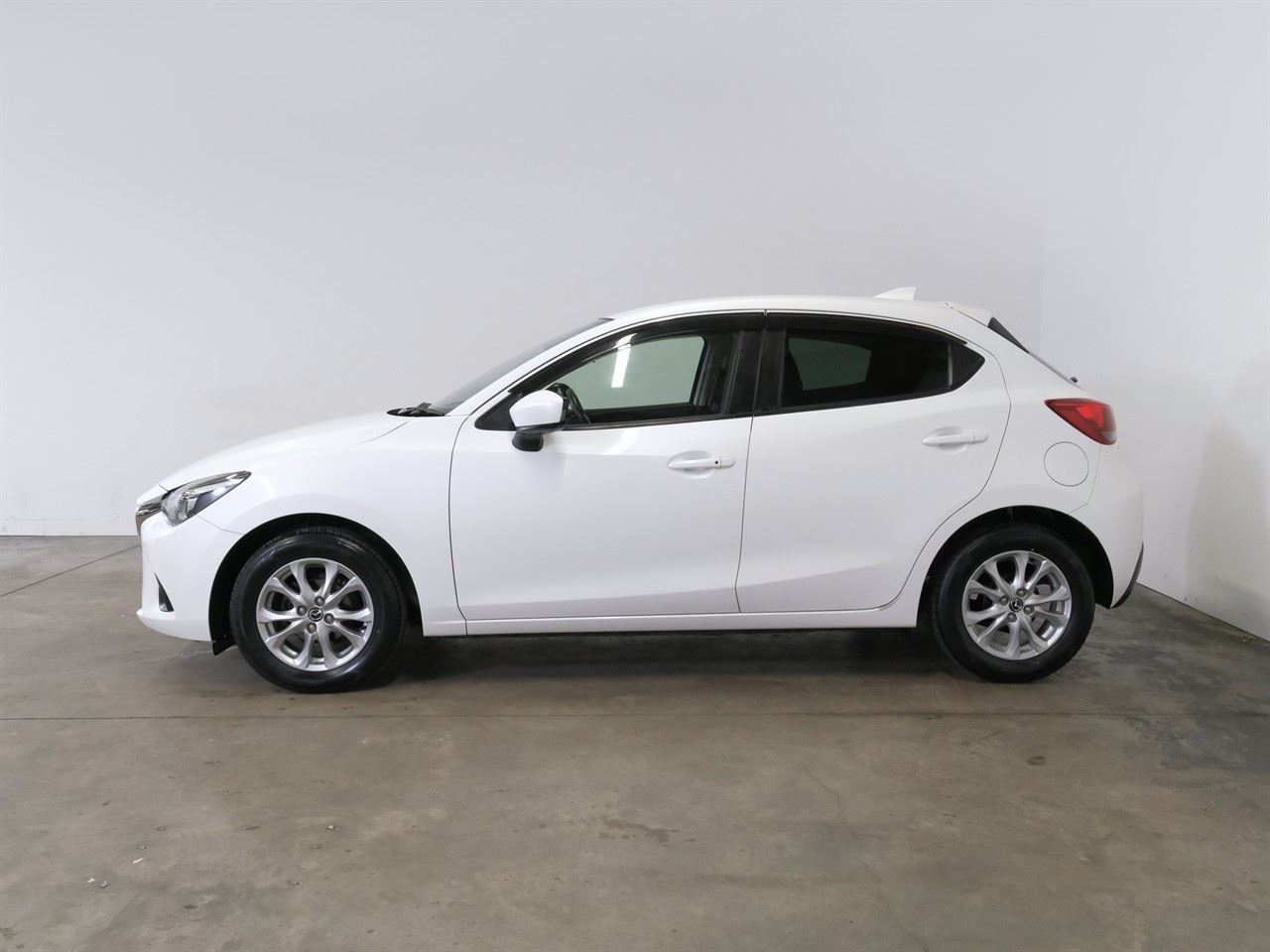 Vehicle image 5