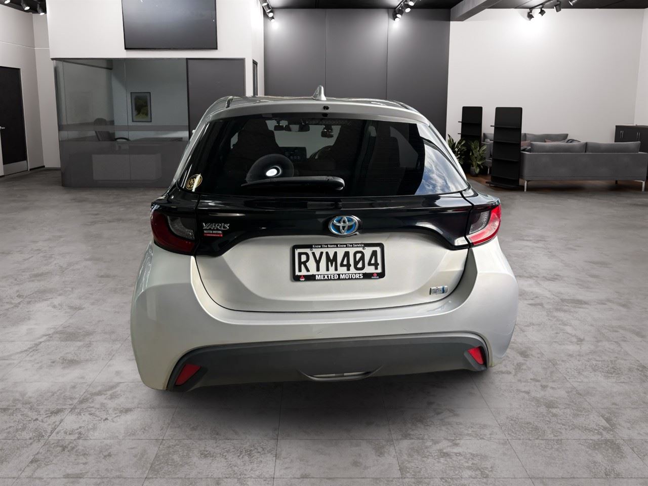 Vehicle image 4