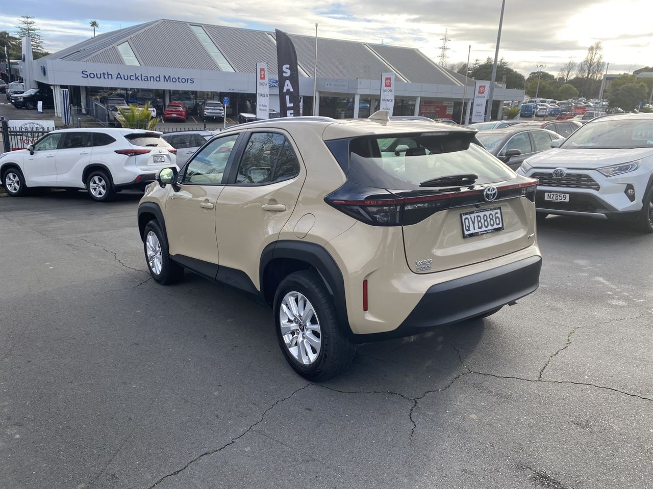 Vehicle image 5