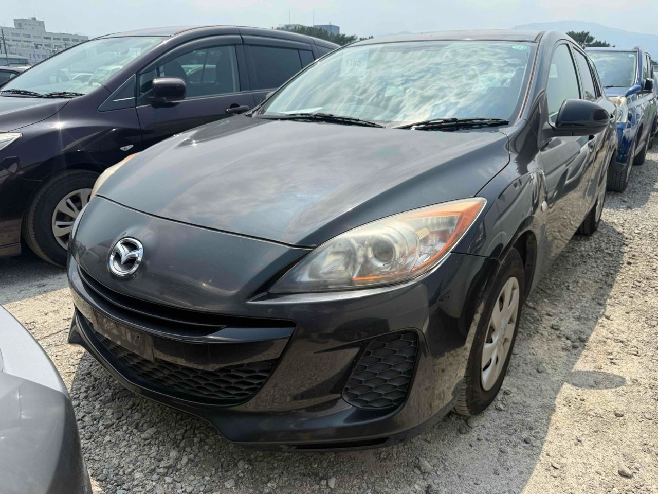 Vehicle image 3
