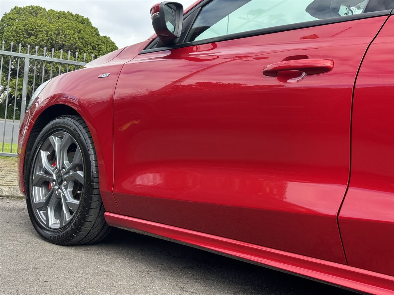 Vehicle image 5