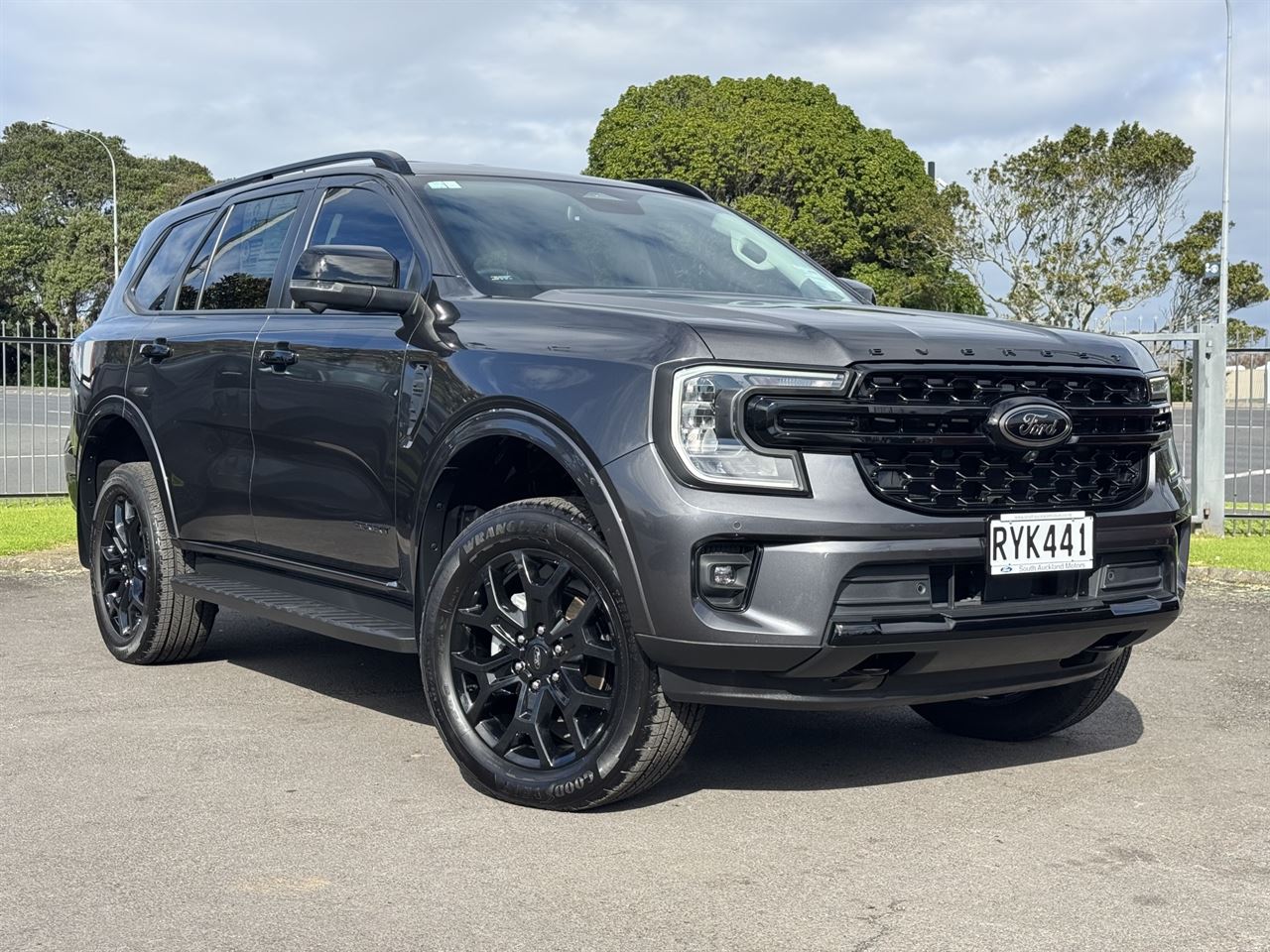 Vehicle image 3