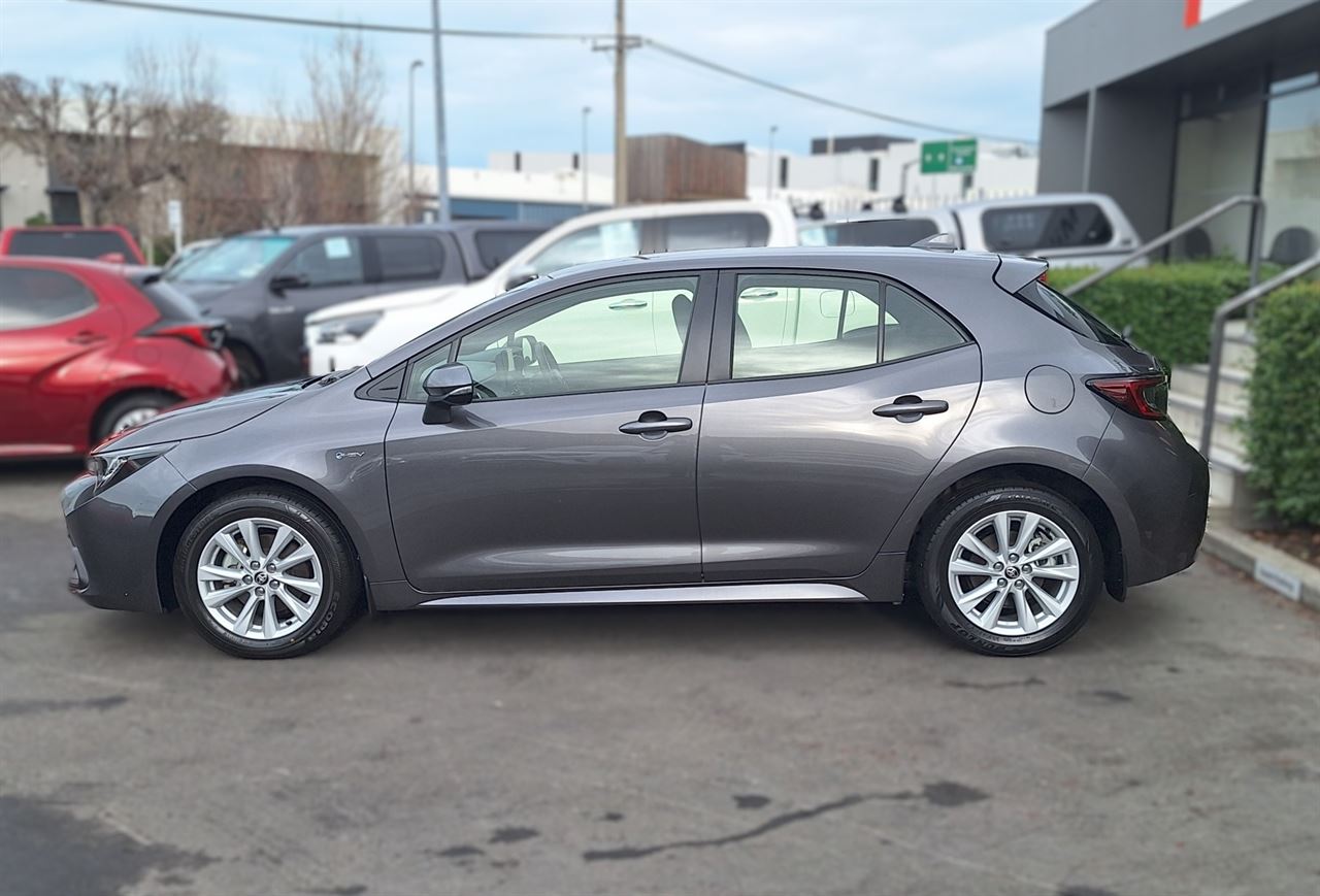 Vehicle image 4
