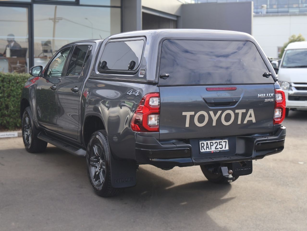 Vehicle image 5
