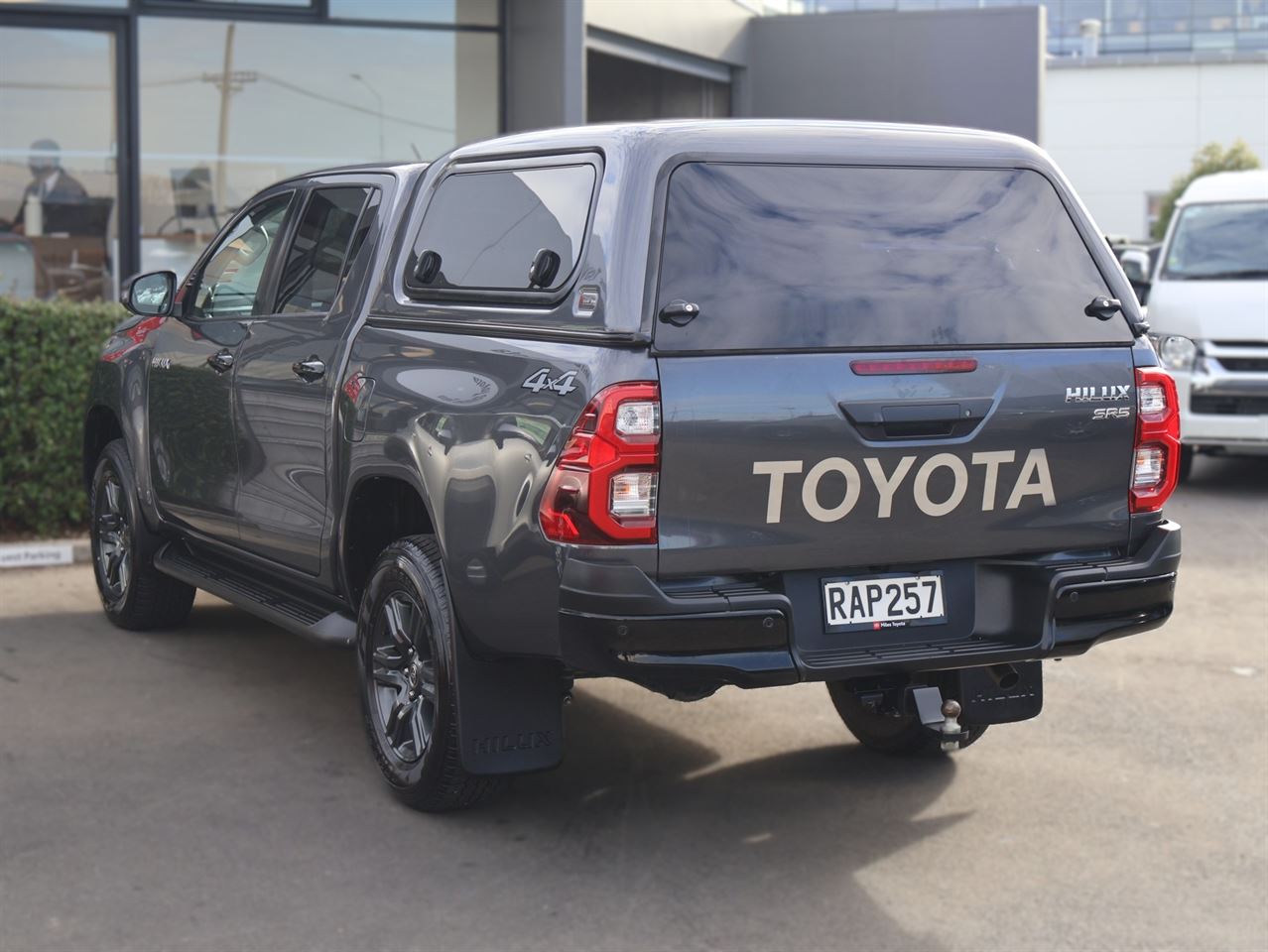 Vehicle image 5