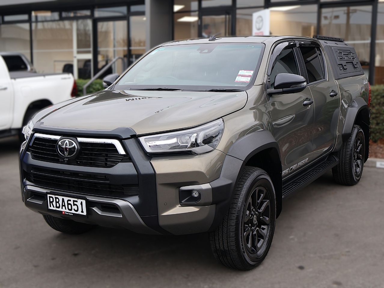 Vehicle image 3