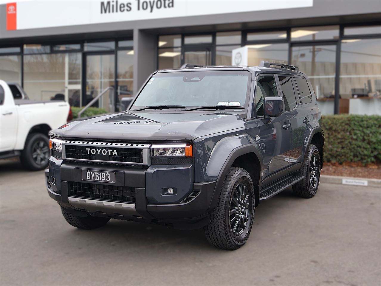 Vehicle image 3