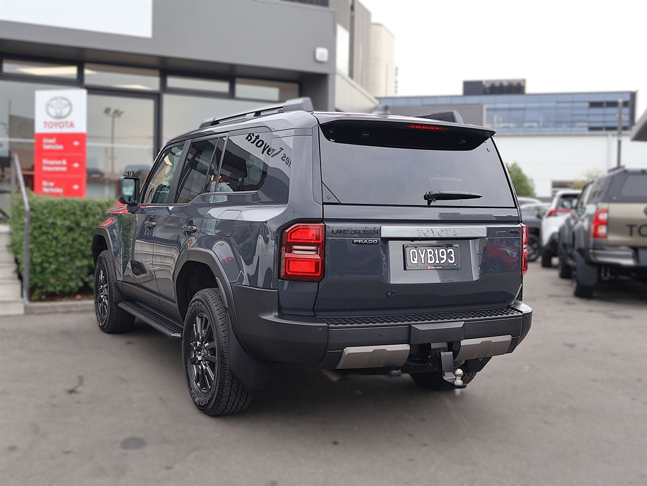 Vehicle image 5
