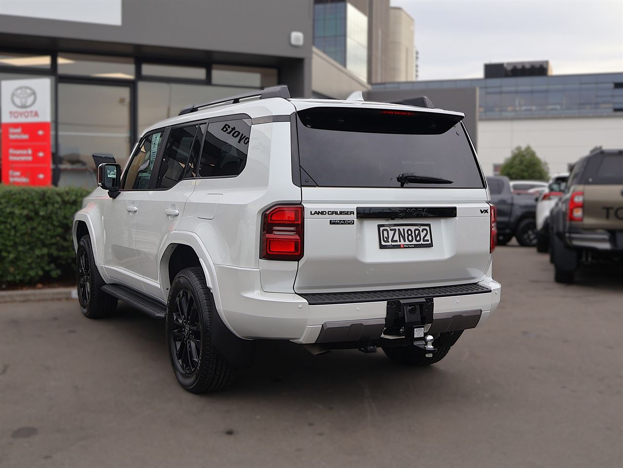 Vehicle image 5