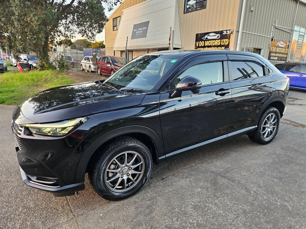 Vehicle image 3