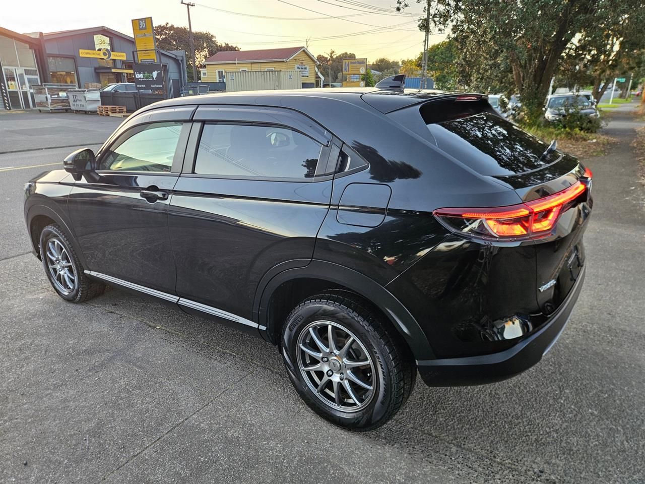 Vehicle image 5