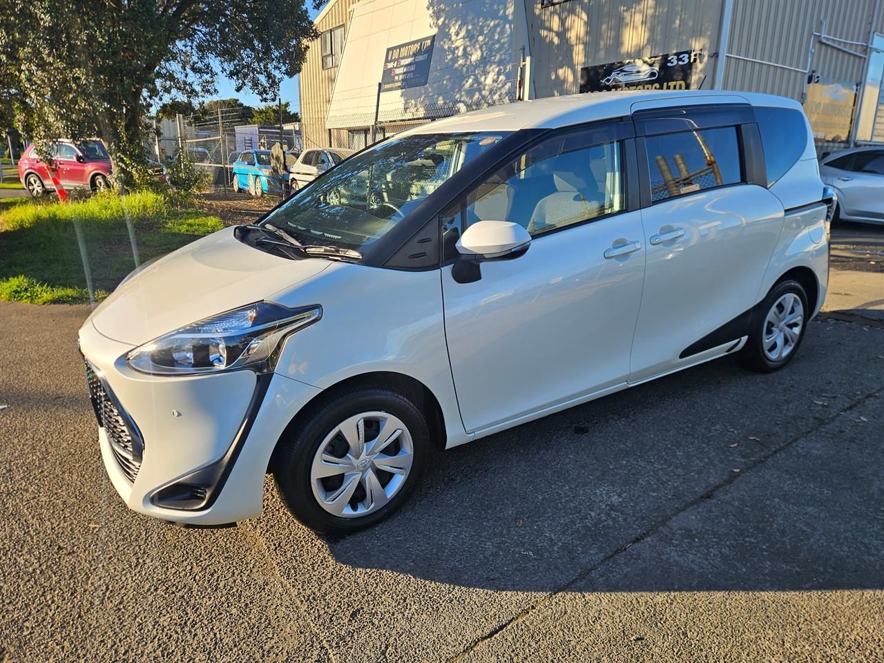 Vehicle image 3