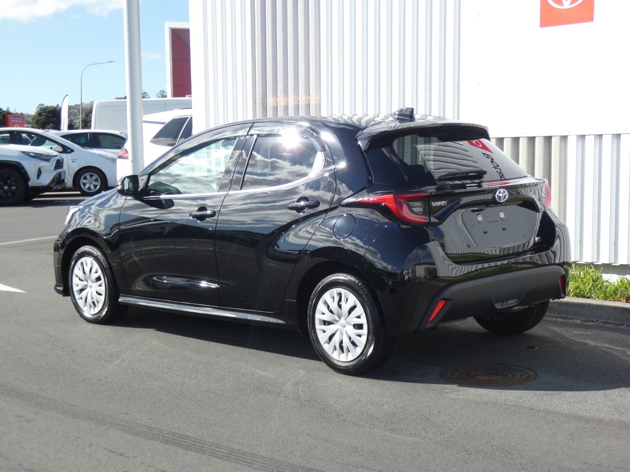 Vehicle image 5