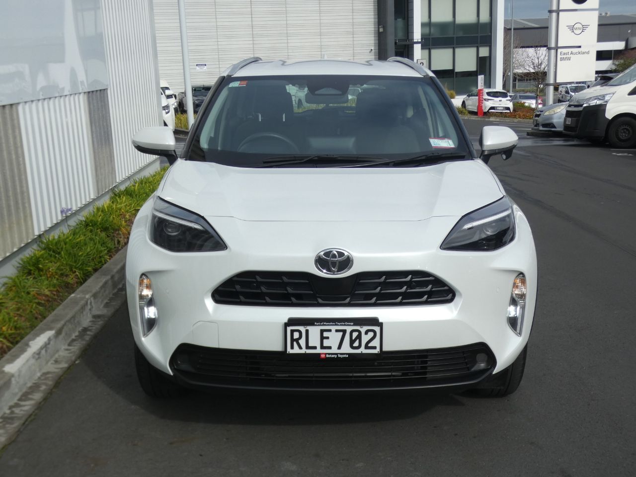 Vehicle image 3