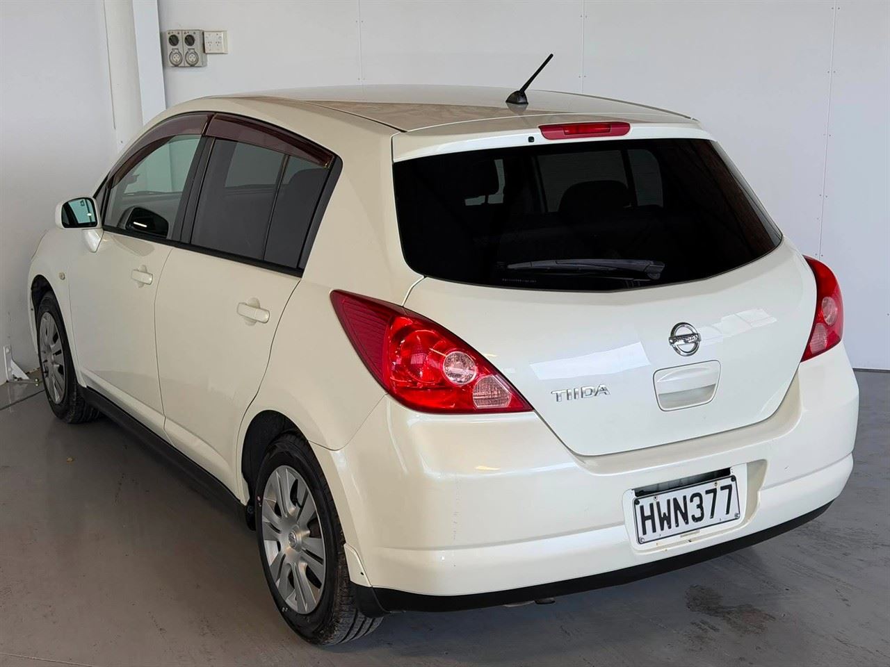 Vehicle image 4