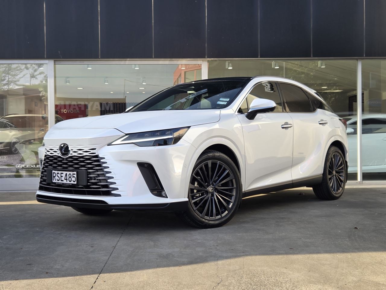 Vehicle image 3