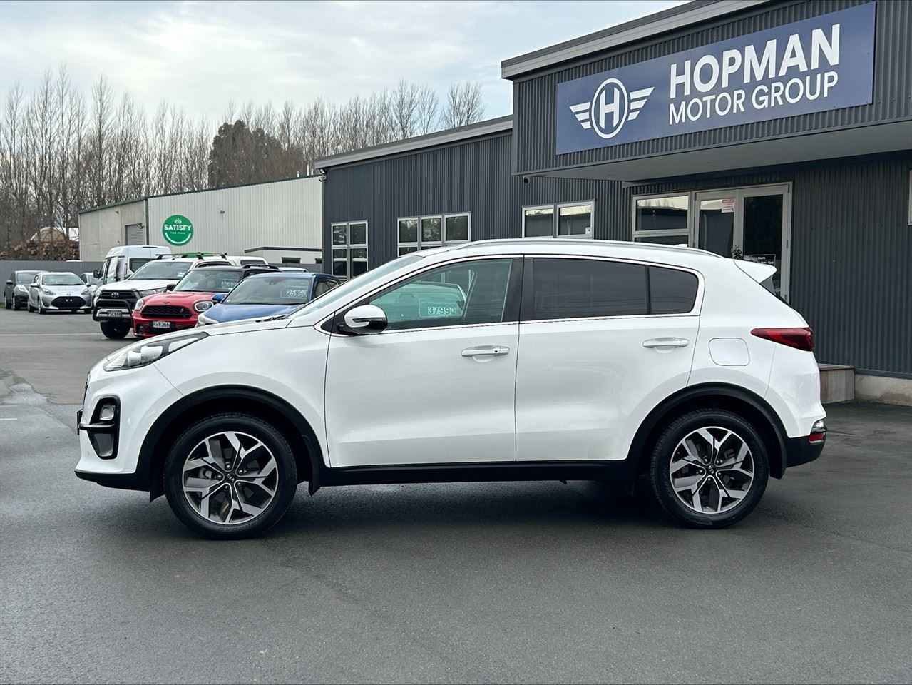 Vehicle image 5