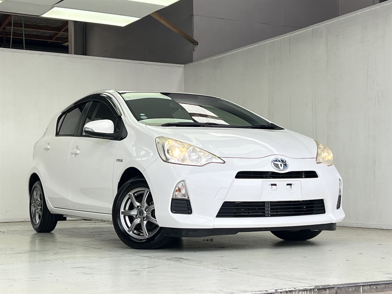 Vehicle image 3