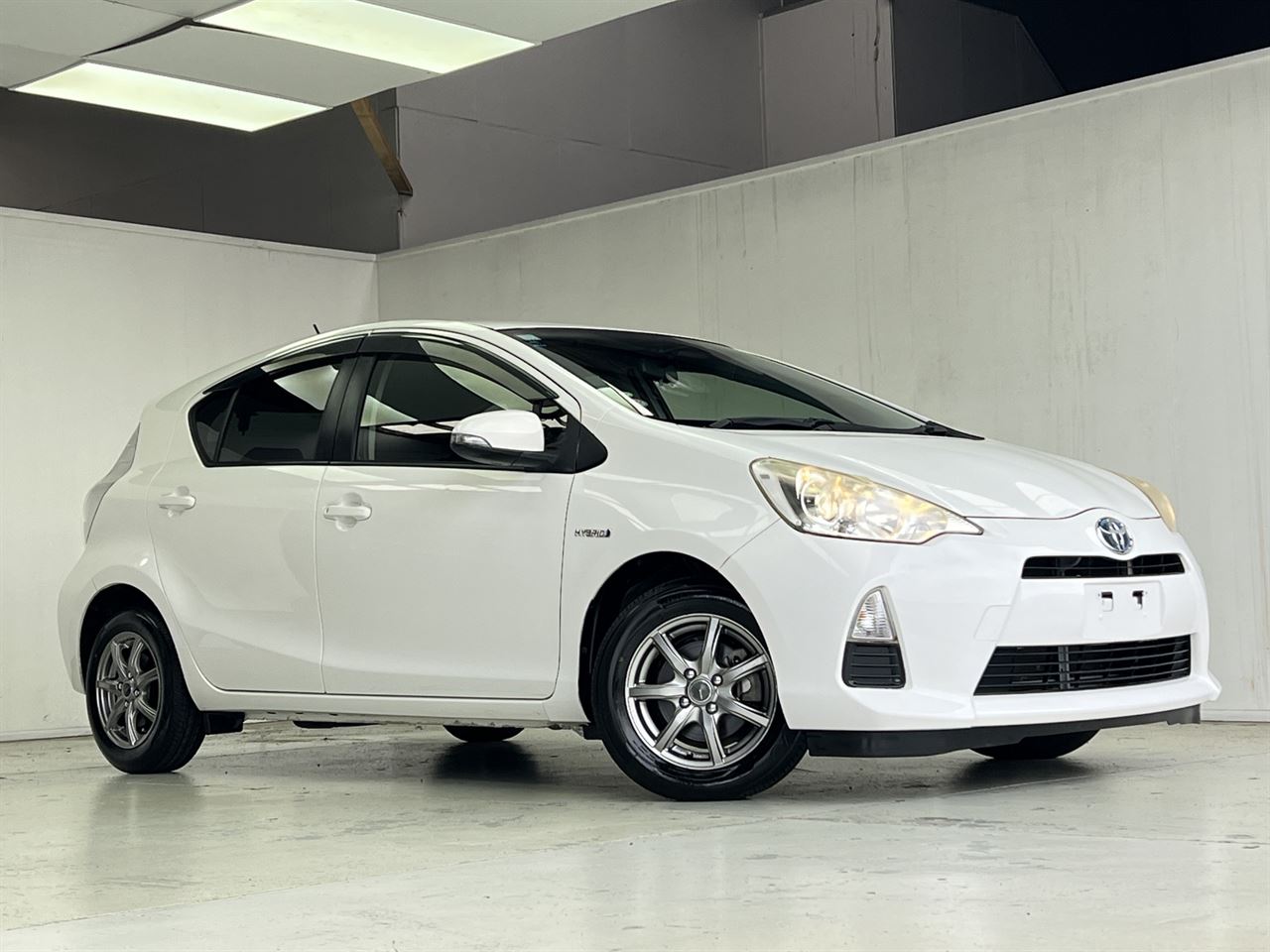 Vehicle image 4