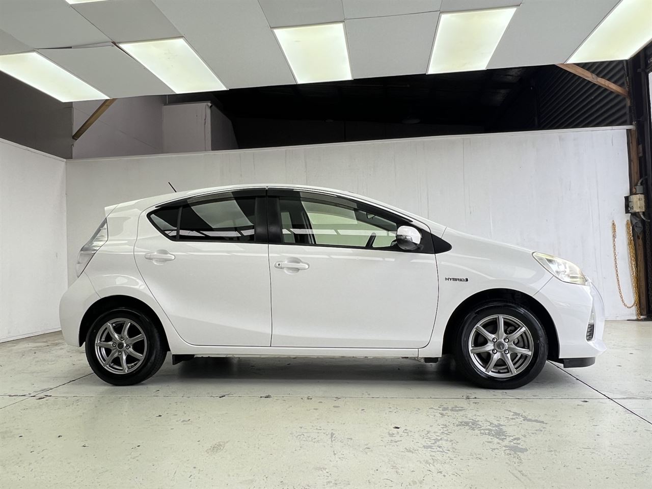 Vehicle image 5