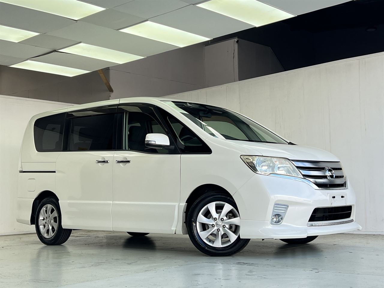 Vehicle image 4