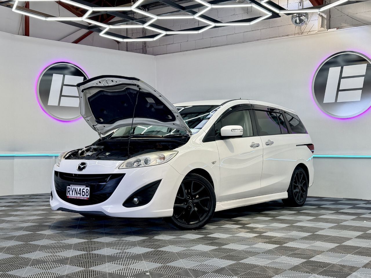 Vehicle image 3