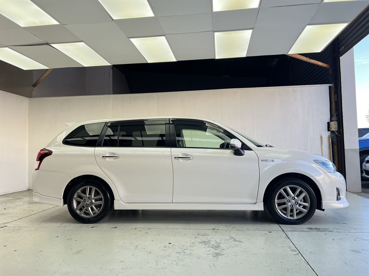 Vehicle image 5
