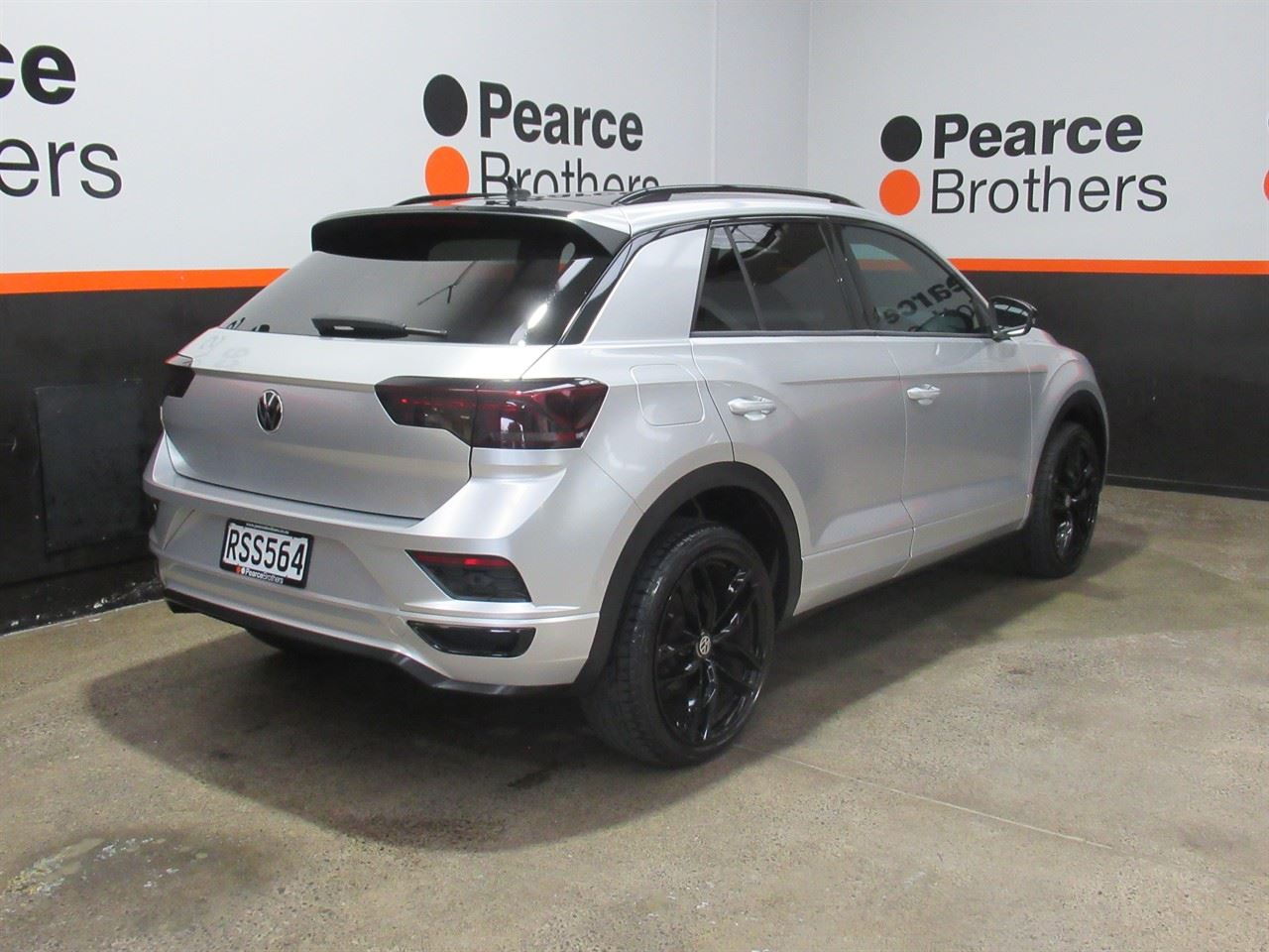 Vehicle image 5