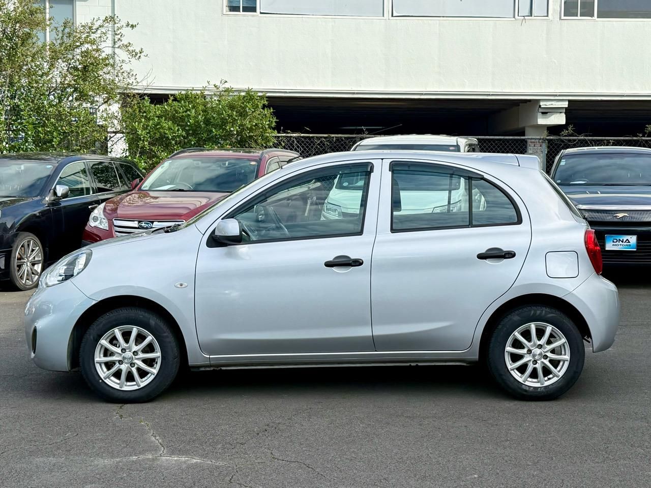 Vehicle image 4