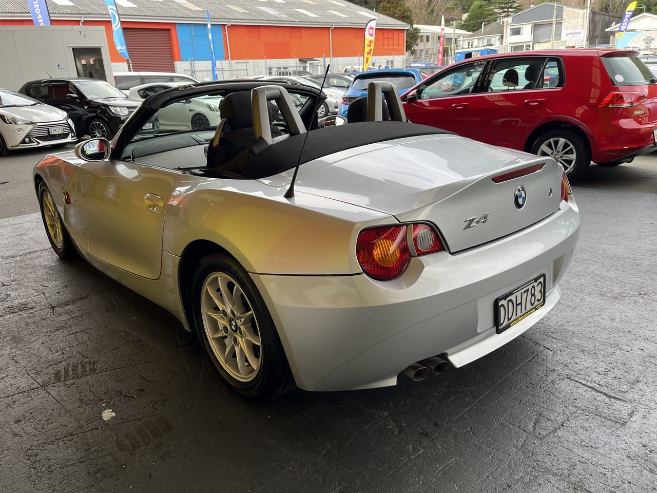 Vehicle image 4