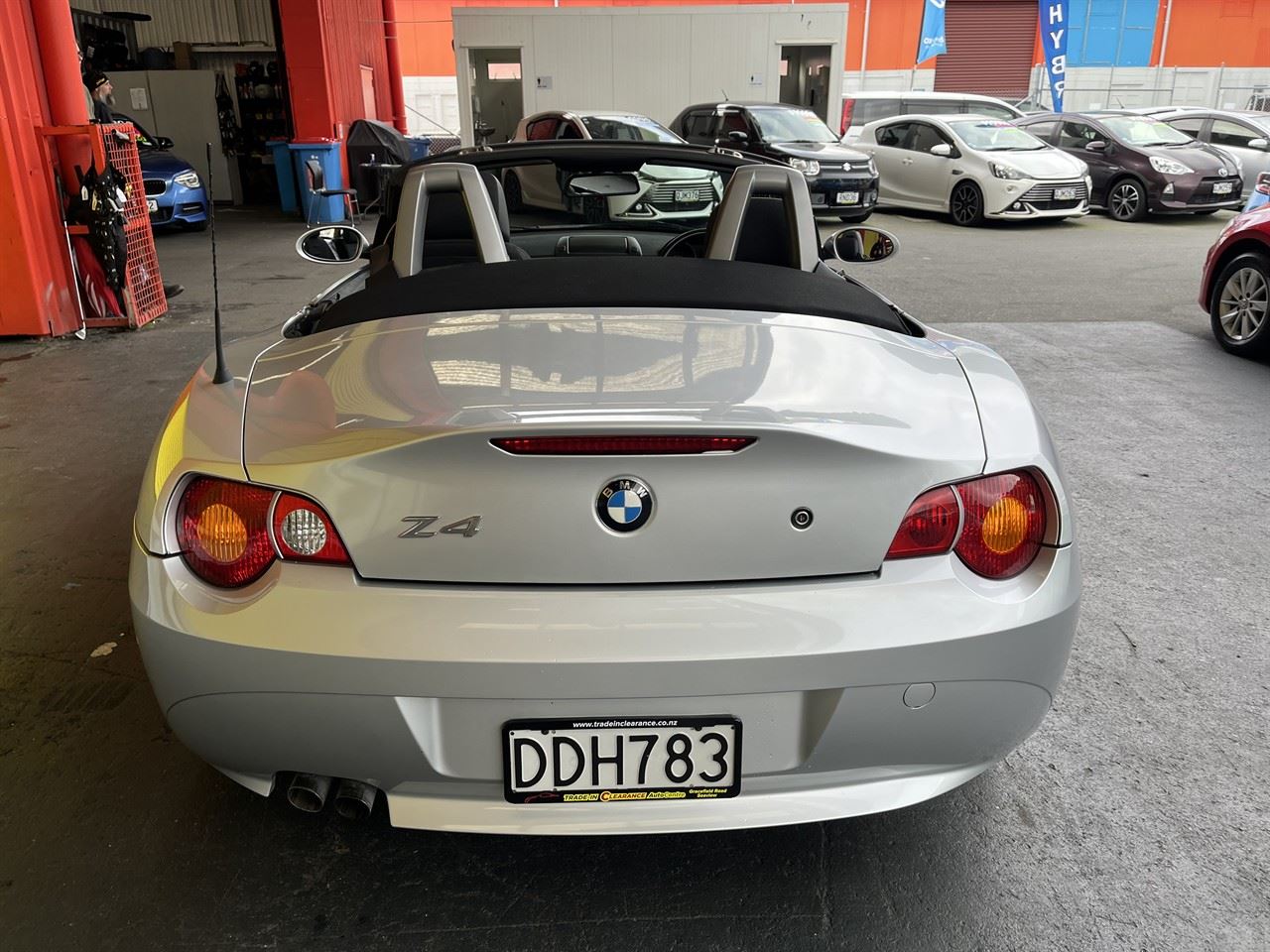 Vehicle image 5