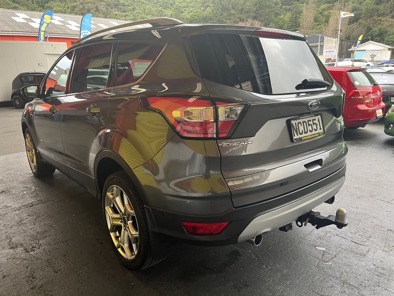 Vehicle image 4